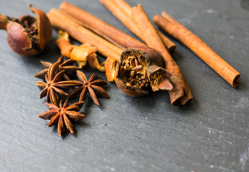 Herbstliche Gewürze: Diese Aromen bringen Wärme in deine Küche 🍂
