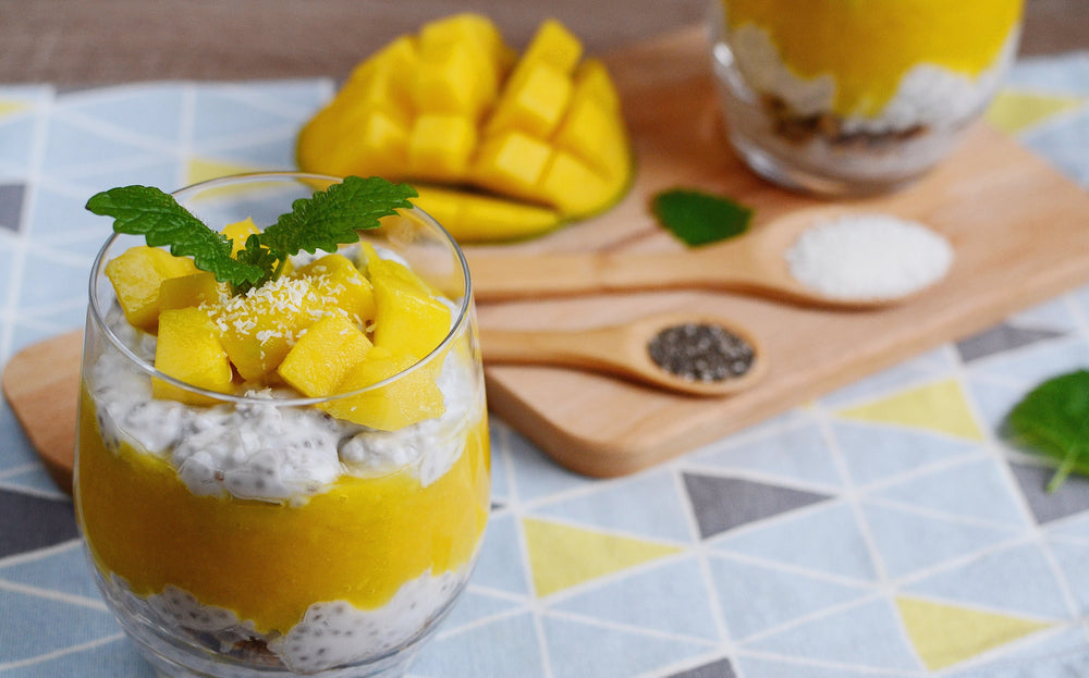 Zuckerfreier Kokos-Mango-Chia-Pudding
